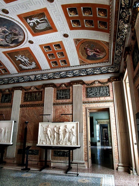 Gallerie d'Italia sale